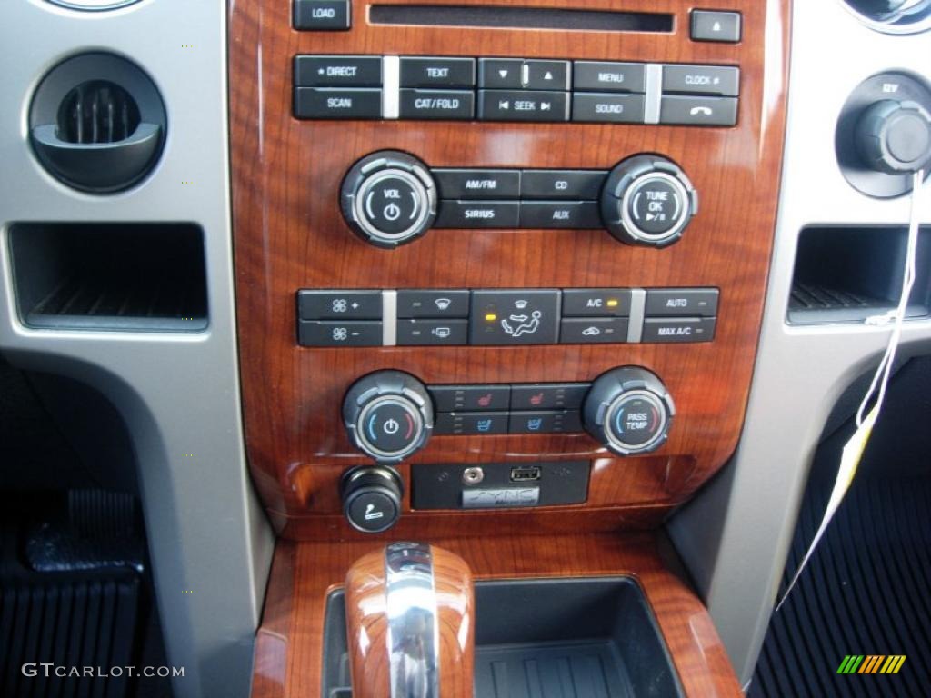 2010 F150 Lariat SuperCrew - Ingot Silver Metallic / Black photo #30