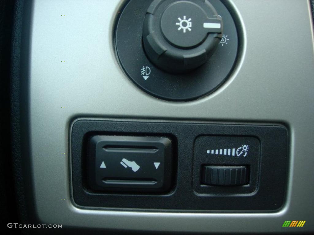2010 F150 Lariat SuperCrew - Ingot Silver Metallic / Black photo #33