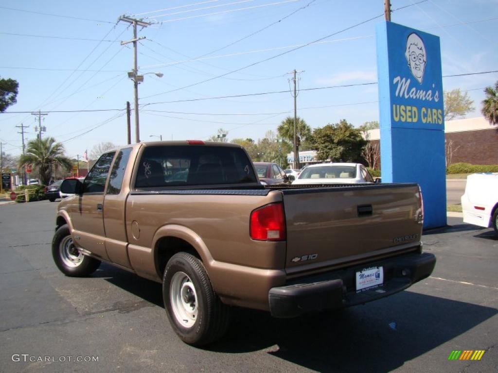 2002 S10 Extended Cab - Sandalwood Metallic / Graphite photo #25