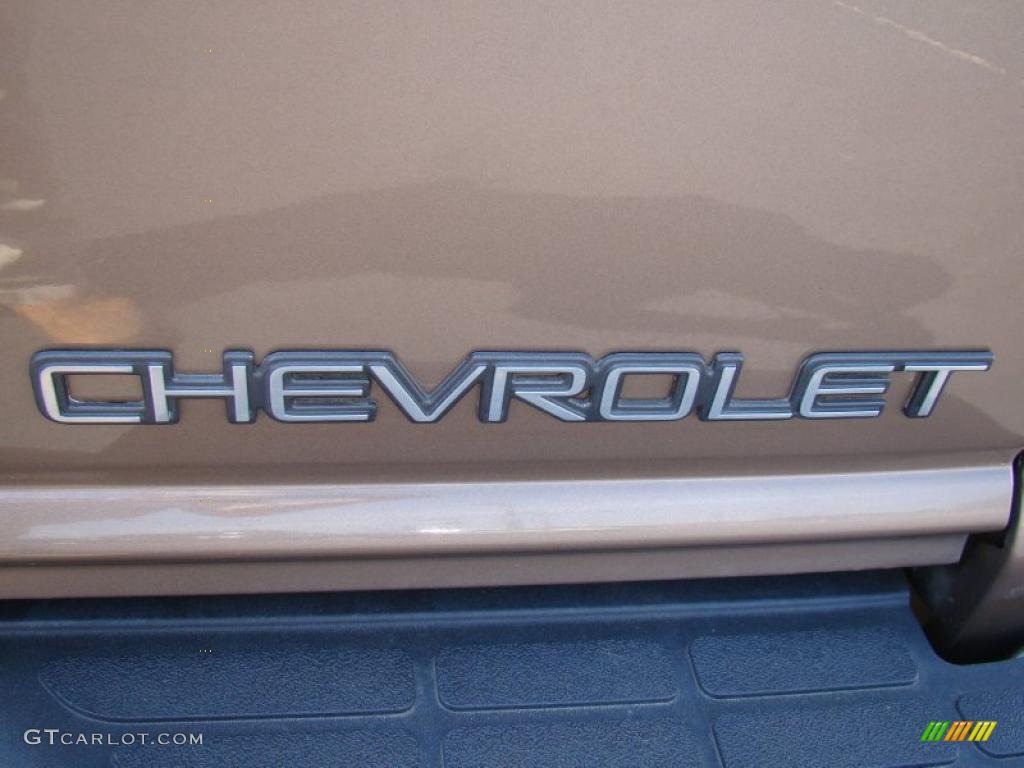 2002 Chevrolet S10 Extended Cab Marks and Logos Photo #47047194