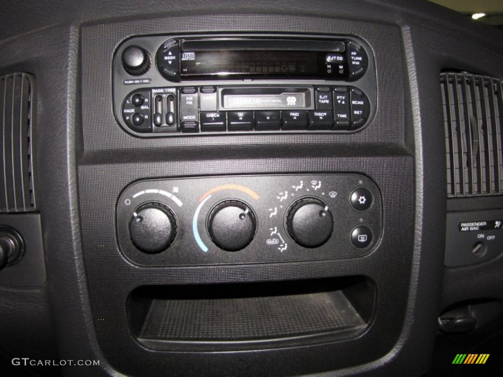 2002 Dodge Ram 1500 SLT Regular Cab 4x4 Controls Photo #47047224