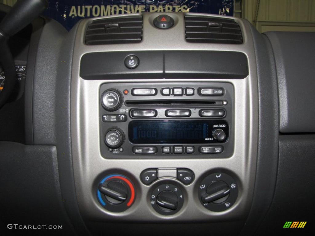 2004 Chevrolet Colorado LS Extended Cab Controls Photos
