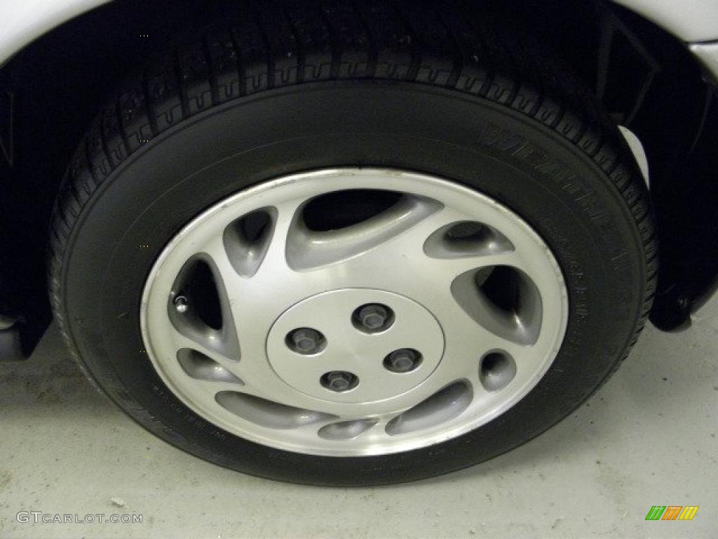 1996 Saturn S Series SL2 Sedan Wheel Photo #47048373