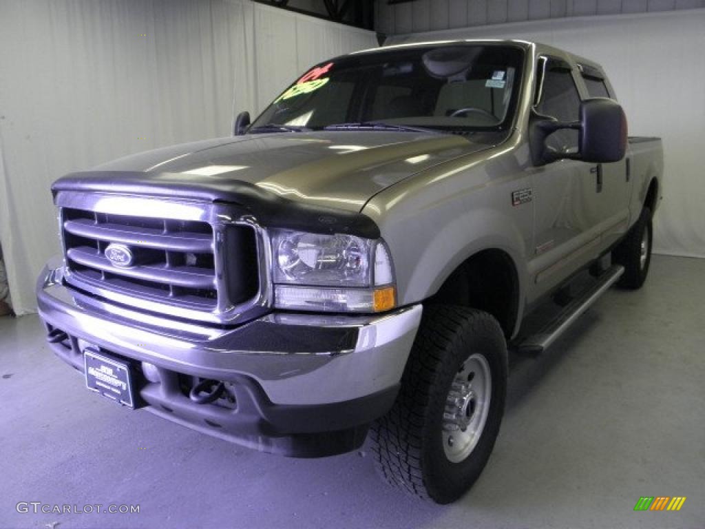 2004 F250 Super Duty Lariat Crew Cab 4x4 - Arizona Beige Metallic / Medium Parchment photo #3