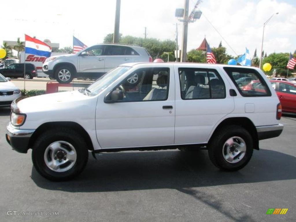 1999 Pathfinder XE 4x4 - Cloud White / Gray photo #6