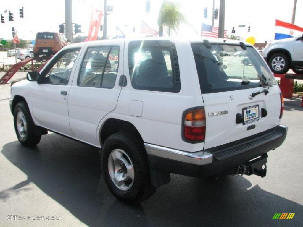 1999 Pathfinder XE 4x4 - Cloud White / Gray photo #7