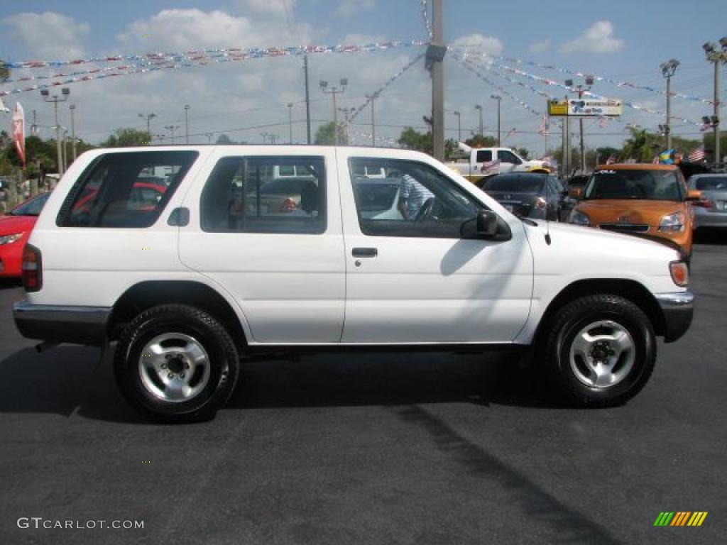 1999 Pathfinder XE 4x4 - Cloud White / Gray photo #13