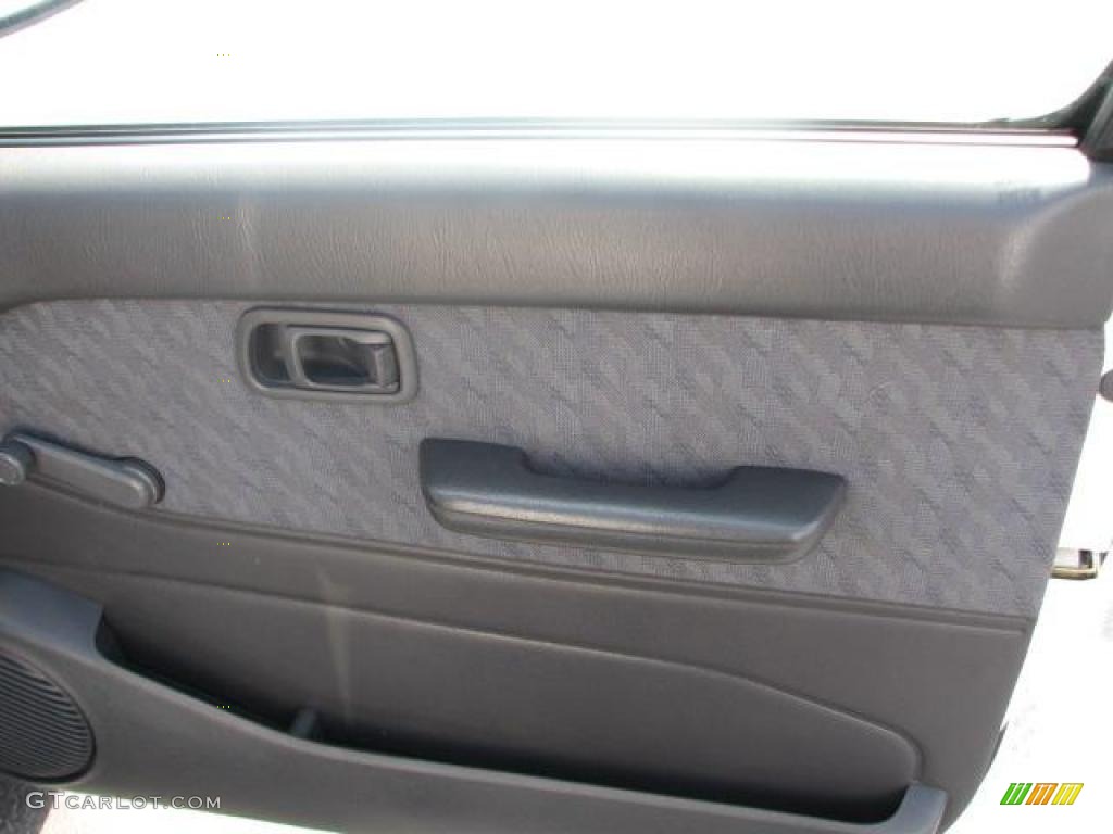 1999 Pathfinder XE 4x4 - Cloud White / Gray photo #17