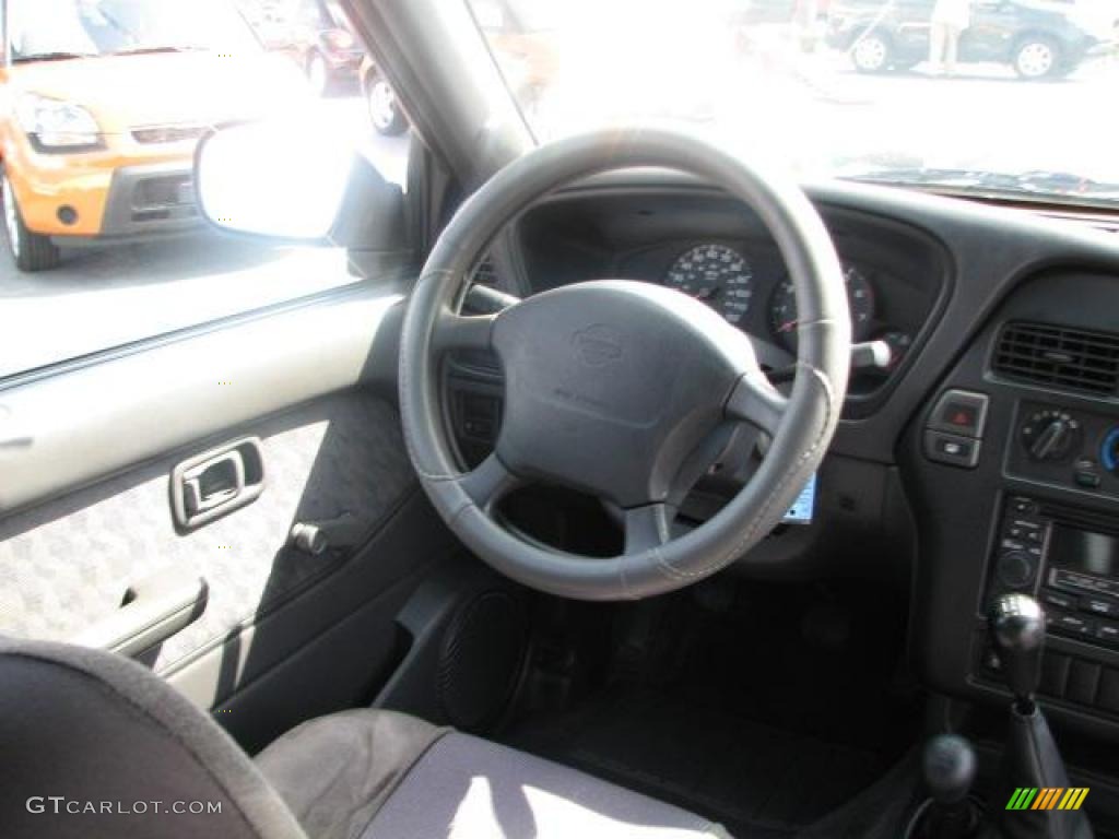 1999 Pathfinder XE 4x4 - Cloud White / Gray photo #19