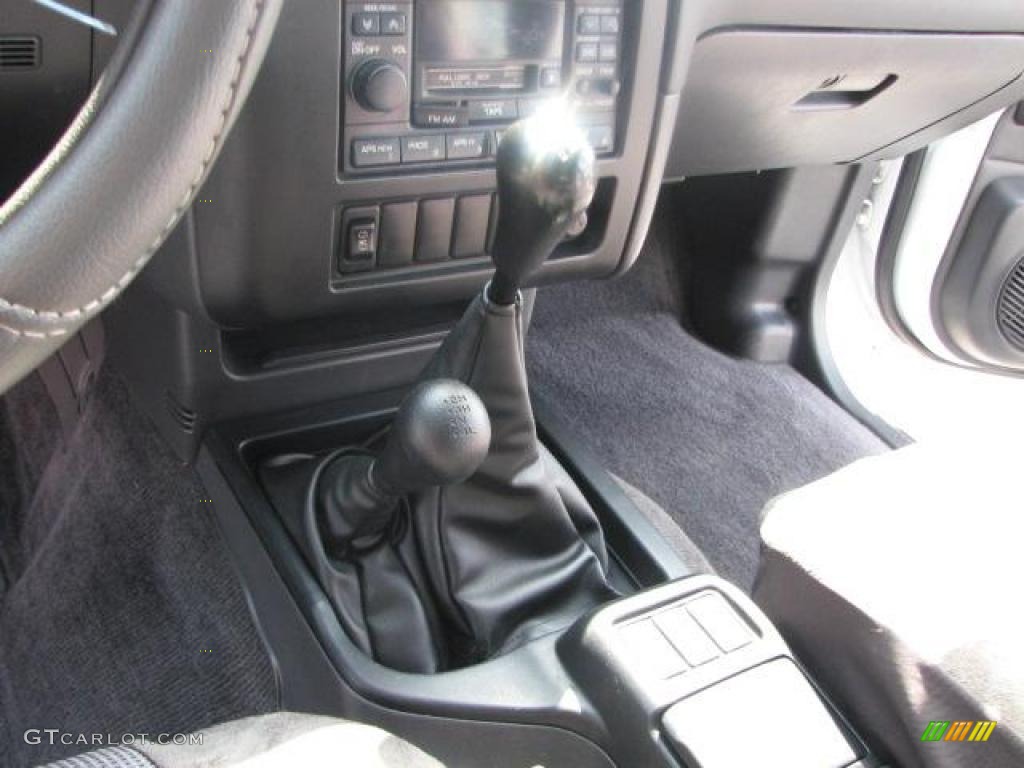 1999 Pathfinder XE 4x4 - Cloud White / Gray photo #20