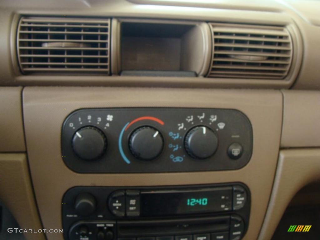 2004 Chrysler Sebring LX Convertible Controls Photo #47053296