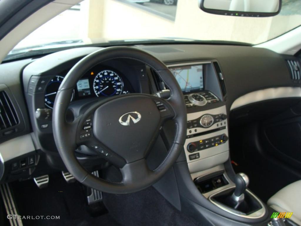 2010 Infiniti G 37 S Sport Convertible Stone Steering Wheel Photo #47053461