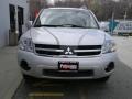 Liquid Silver Metallic - Endeavor SE AWD Photo No. 3