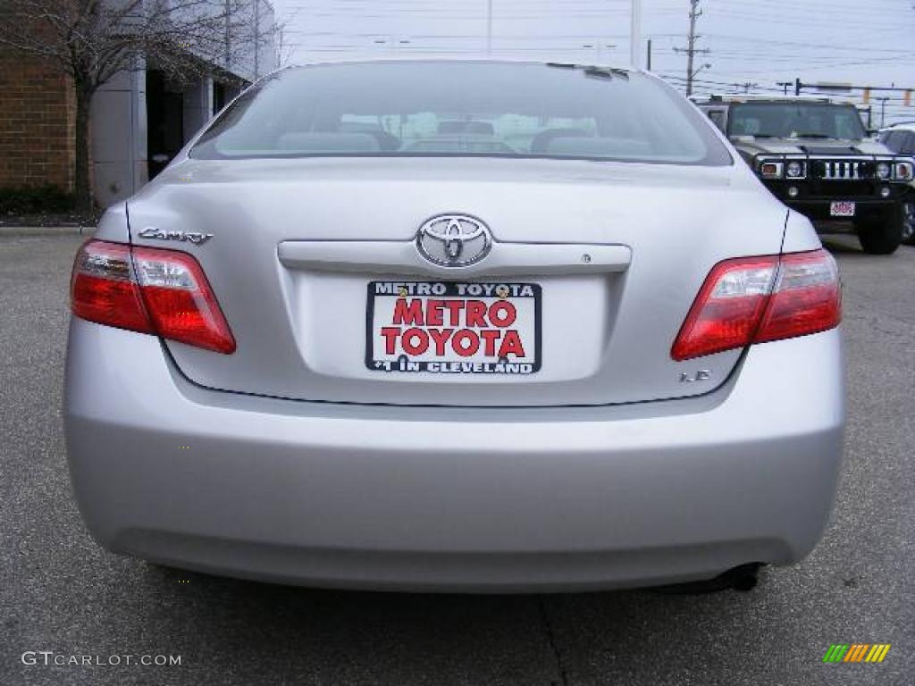 2009 Camry LE - Classic Silver Metallic / Ash photo #4
