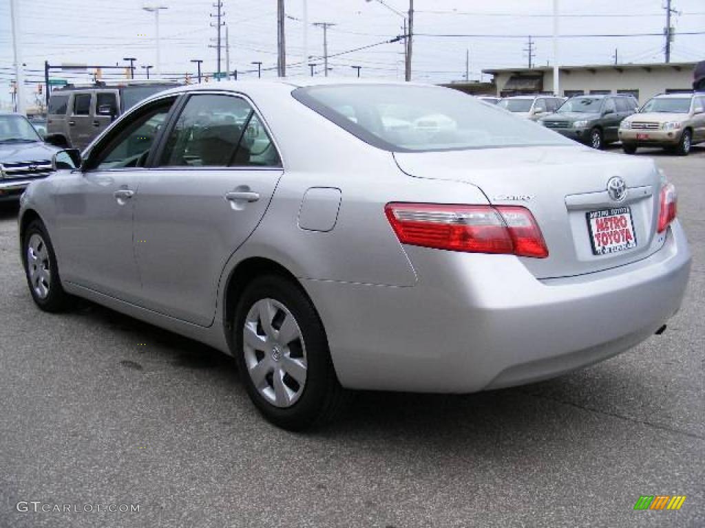 2009 Camry LE - Classic Silver Metallic / Ash photo #5