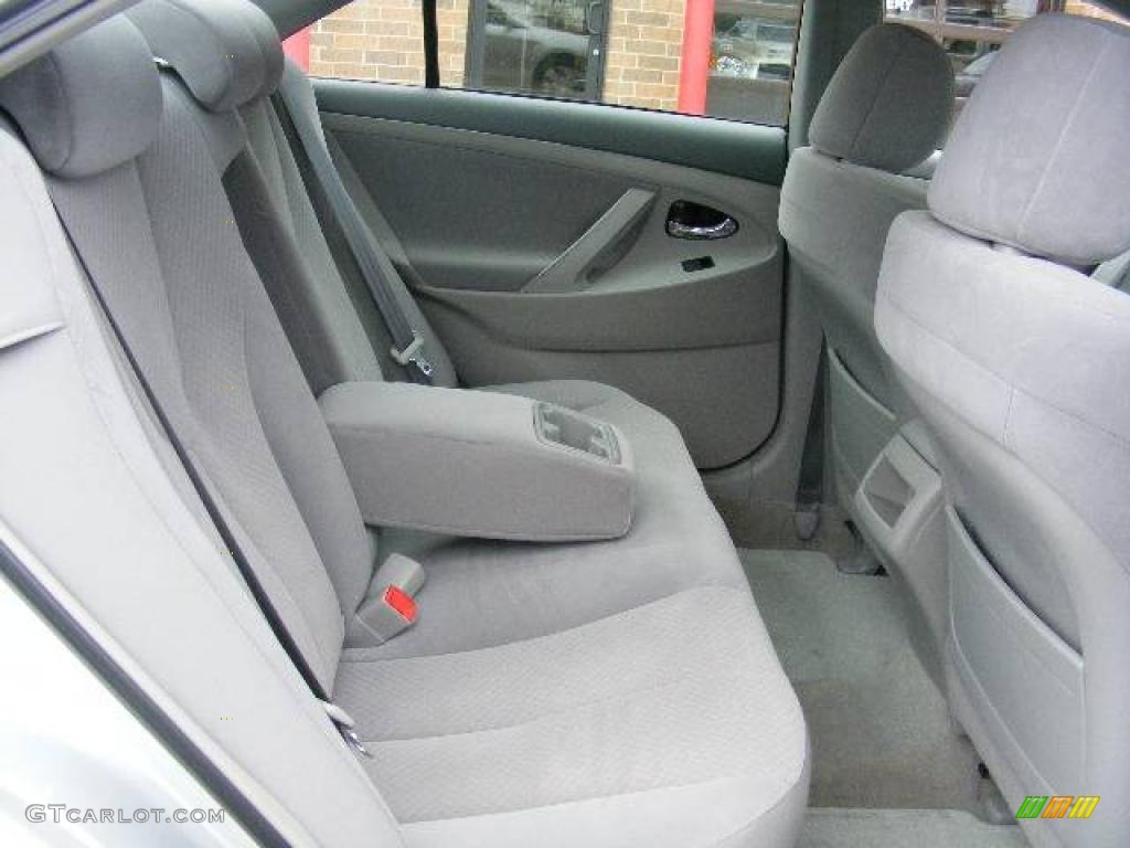 2009 Camry LE - Classic Silver Metallic / Ash photo #12