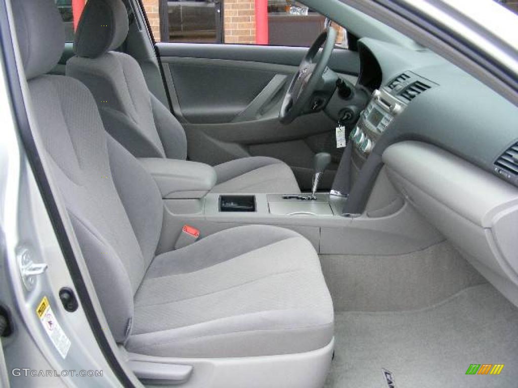 2009 Camry LE - Classic Silver Metallic / Ash photo #13