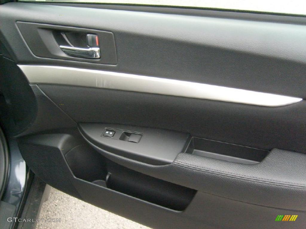 2011 Outback 2.5i Wagon - Graphite Gray Metallic / Off Black photo #18