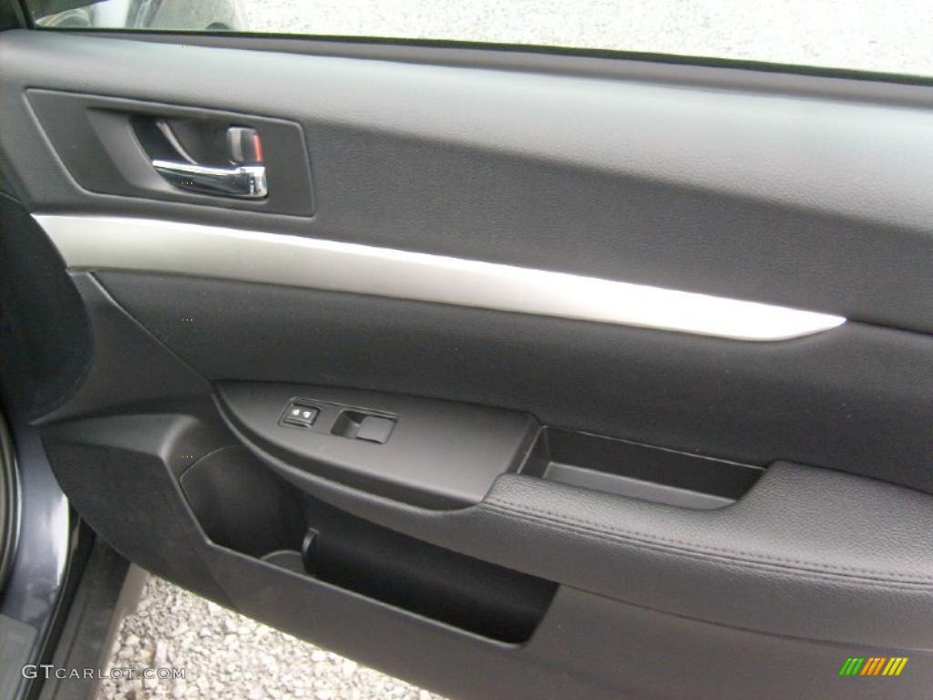2011 Outback 2.5i Premium Wagon - Graphite Gray Metallic / Off Black photo #17