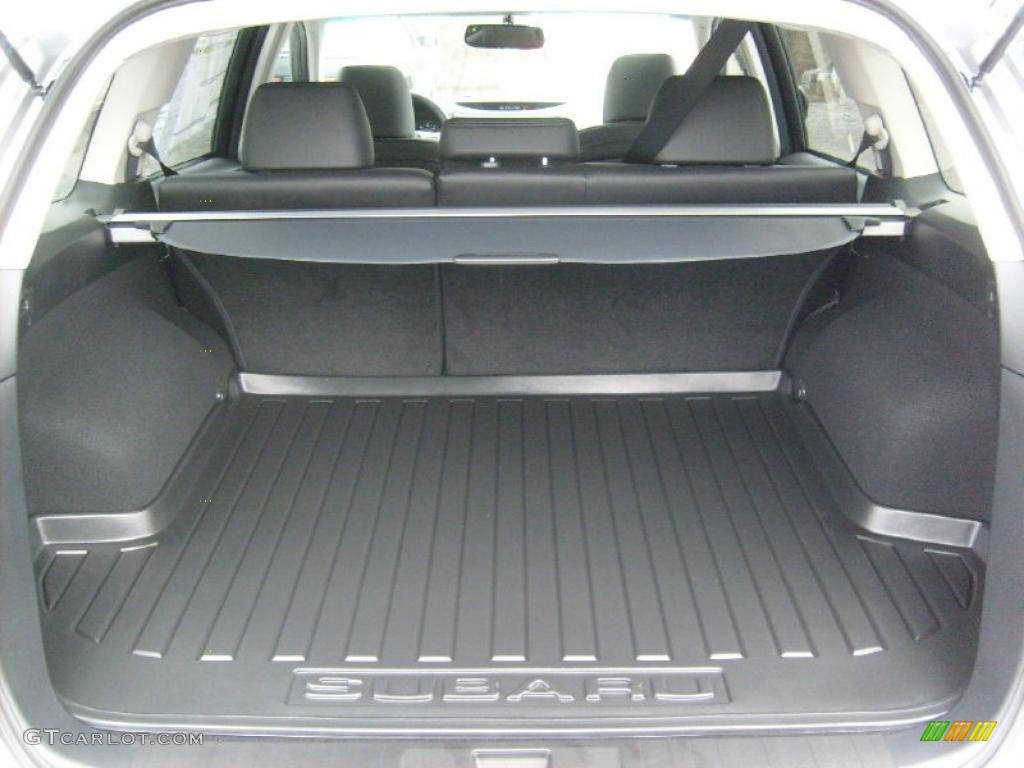 2011 Subaru Outback 2.5i Limited Wagon Trunk Photo #47061131