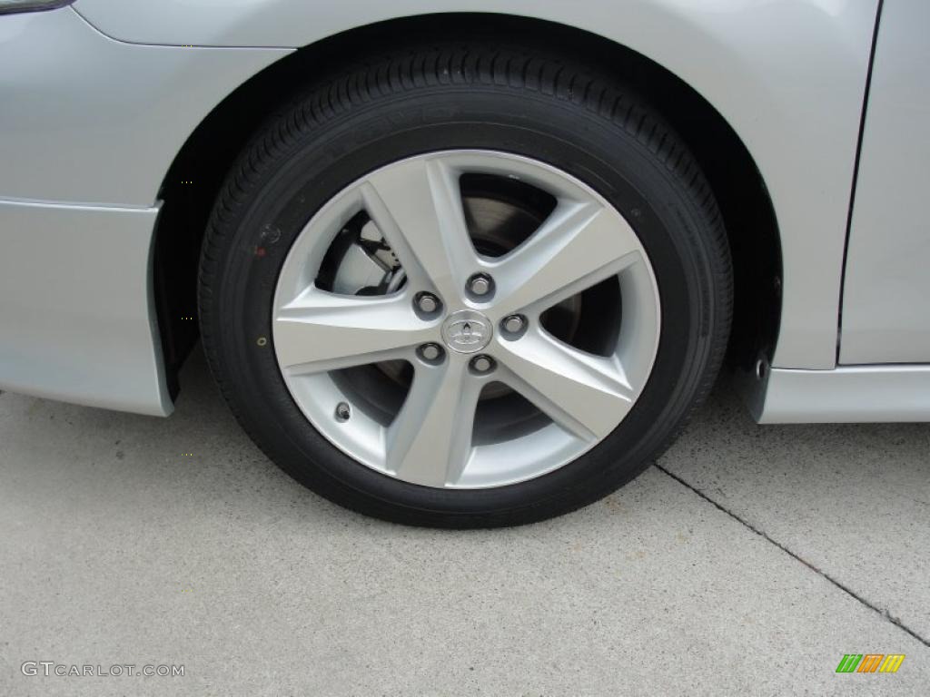 2011 Toyota Camry SE Wheel Photo #47061794