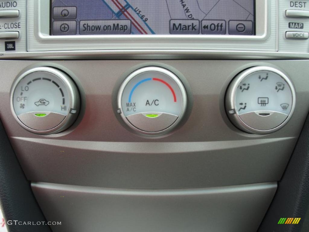 2011 Toyota Camry SE Controls Photo #47062103