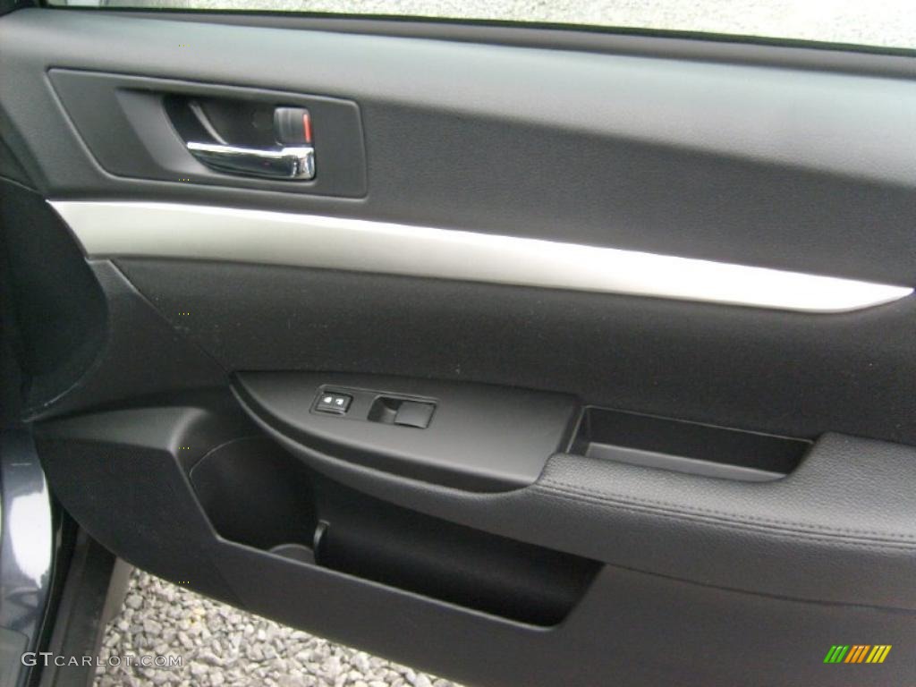2011 Outback 2.5i Wagon - Graphite Gray Metallic / Off Black photo #18