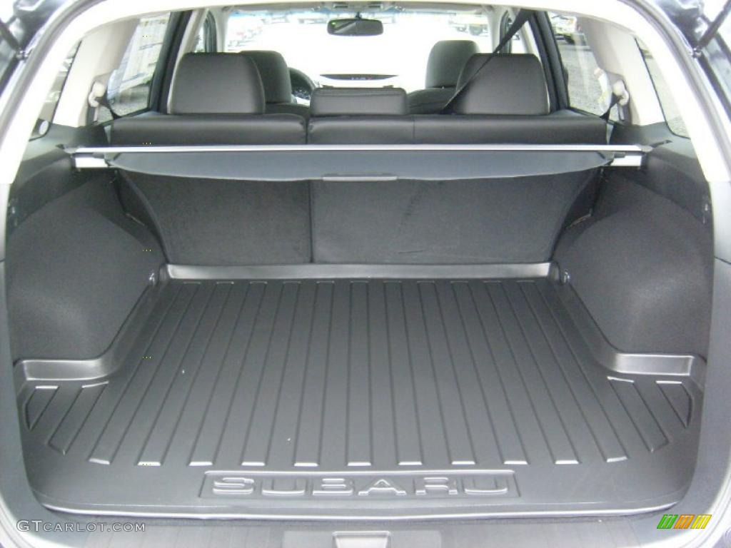 2011 Subaru Outback 2.5i Limited Wagon Trunk Photo #47062238