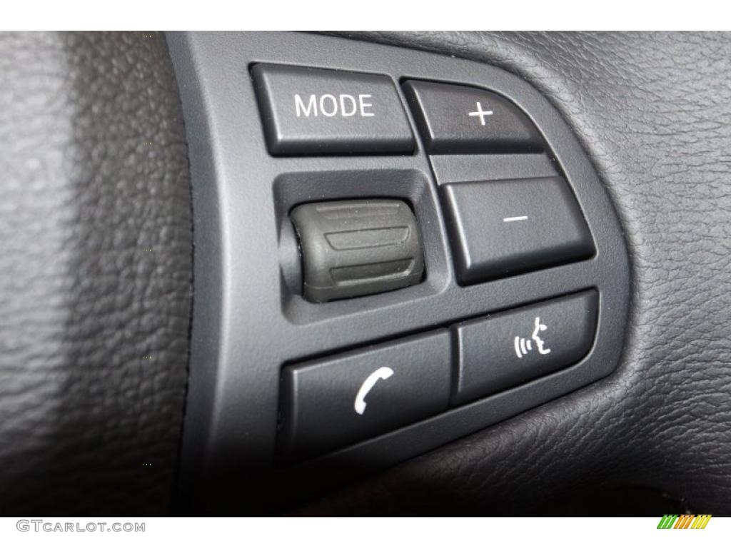 2011 BMW X3 xDrive 28i Controls Photo #47063531