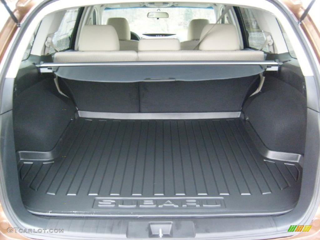 2011 Subaru Outback 2.5i Premium Wagon Trunk Photo #47064608