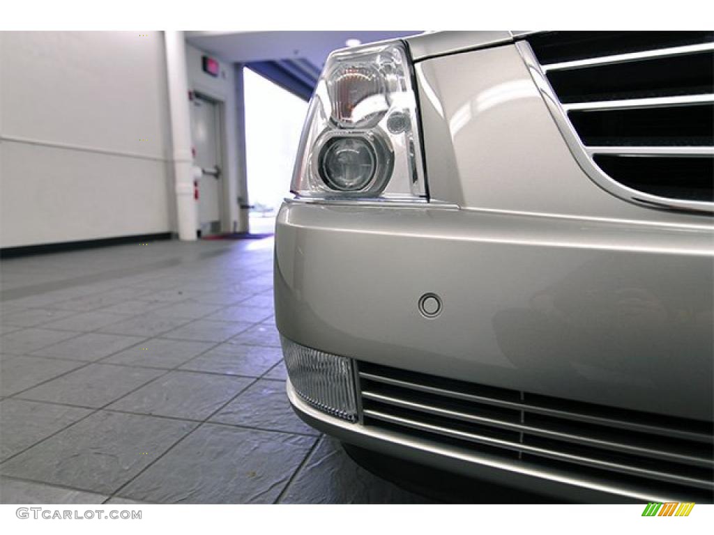 2008 DTS  - Light Platinum / Titanium/Dark Titanium photo #40