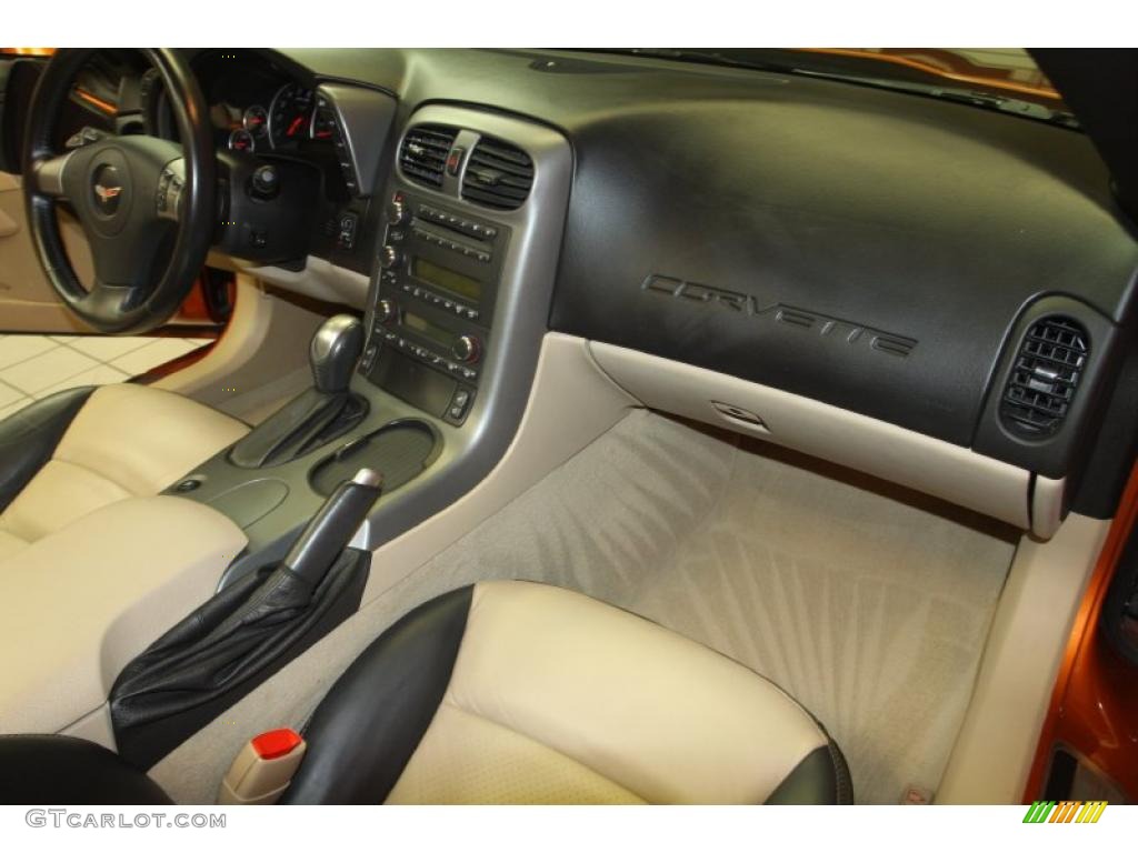 2007 Chevrolet Corvette Convertible Cashmere Dashboard Photo #47065199