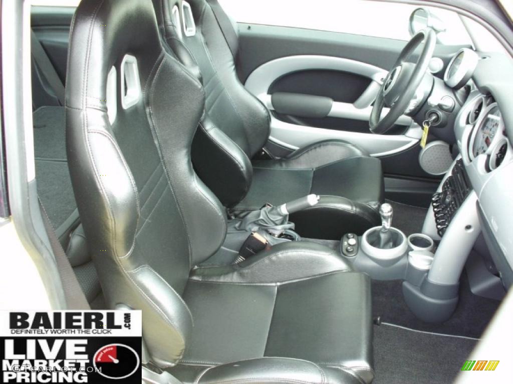 2002 Cooper Hardtop - Liquid Yellow / Panther Black photo #17