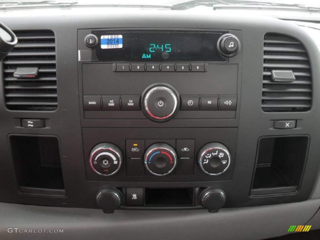 2011 Chevrolet Silverado 2500HD Regular Cab Chassis Controls Photo #47069273