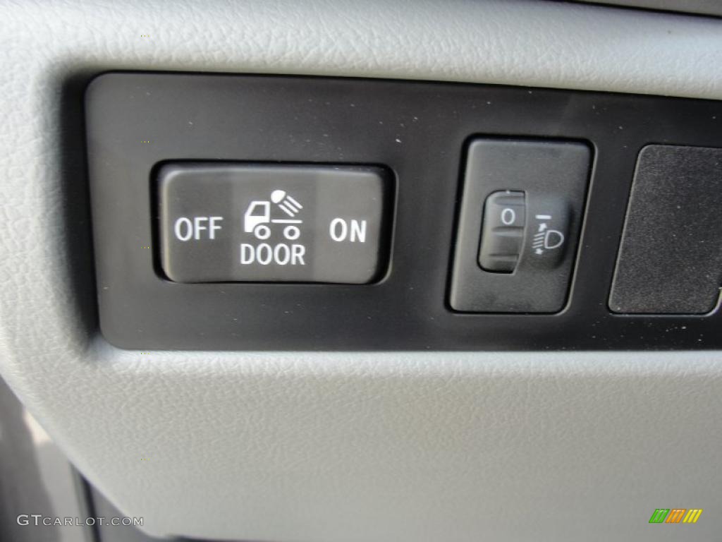 2011 Toyota Tundra TSS CrewMax Controls Photo #47071217