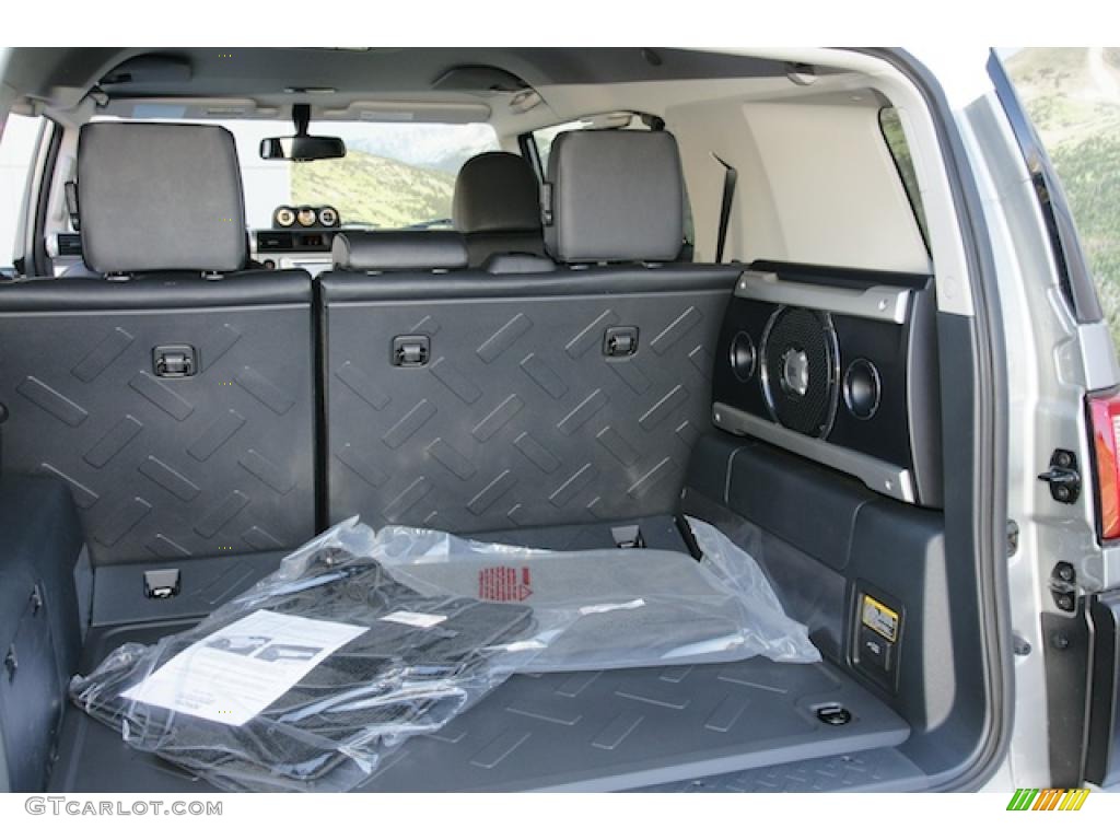 2011 Toyota FJ Cruiser 4WD Trunk Photo #47072519