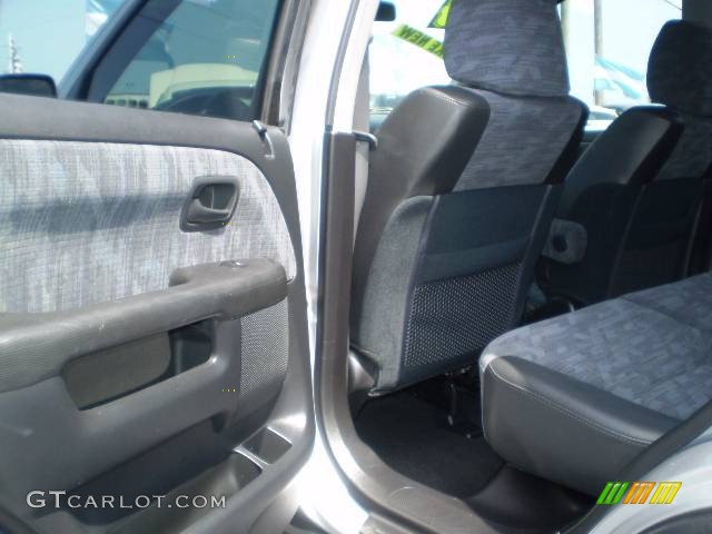 2004 CR-V LX - Satin Silver Metallic / Black photo #17