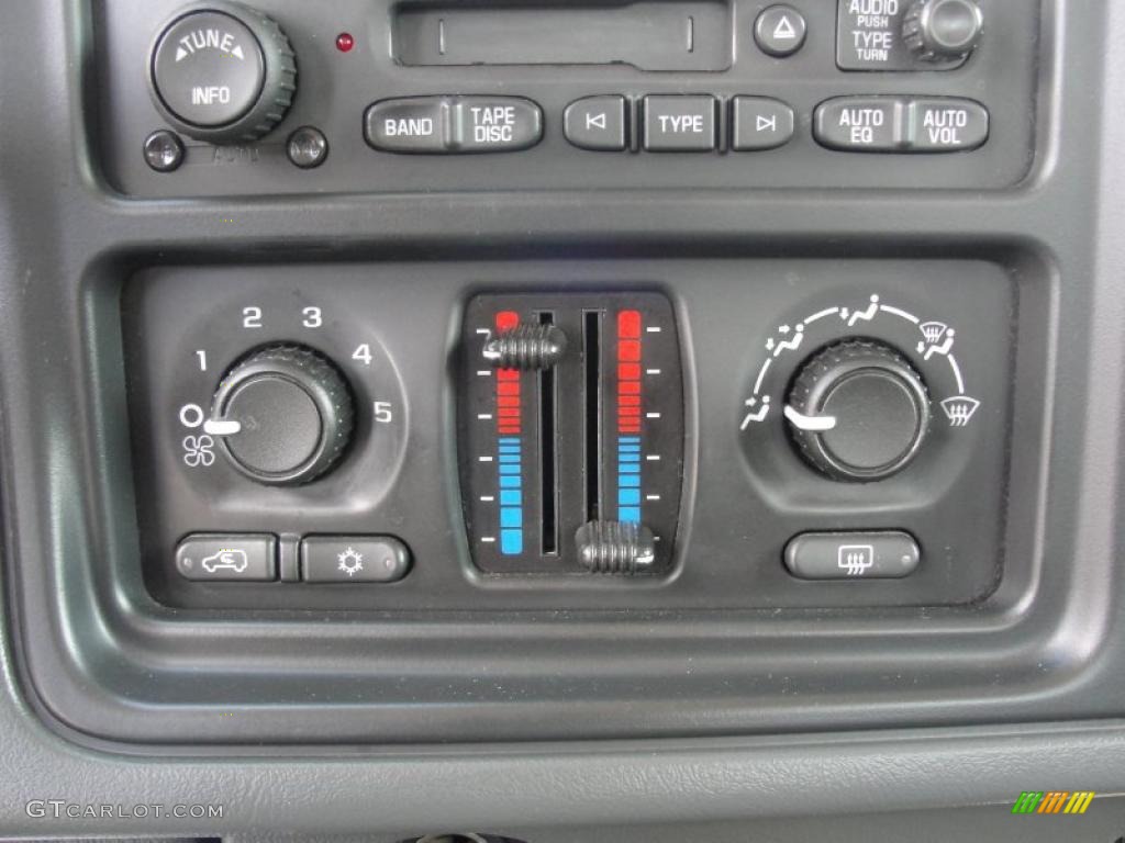 2005 Chevrolet Silverado 1500 LS Extended Cab Controls Photo #47074032