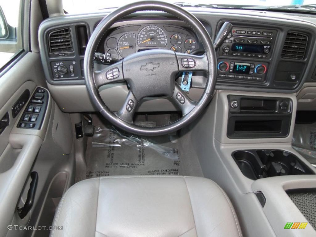 2006 Chevrolet Avalanche LT Tan/Neutral Dashboard Photo #47077583