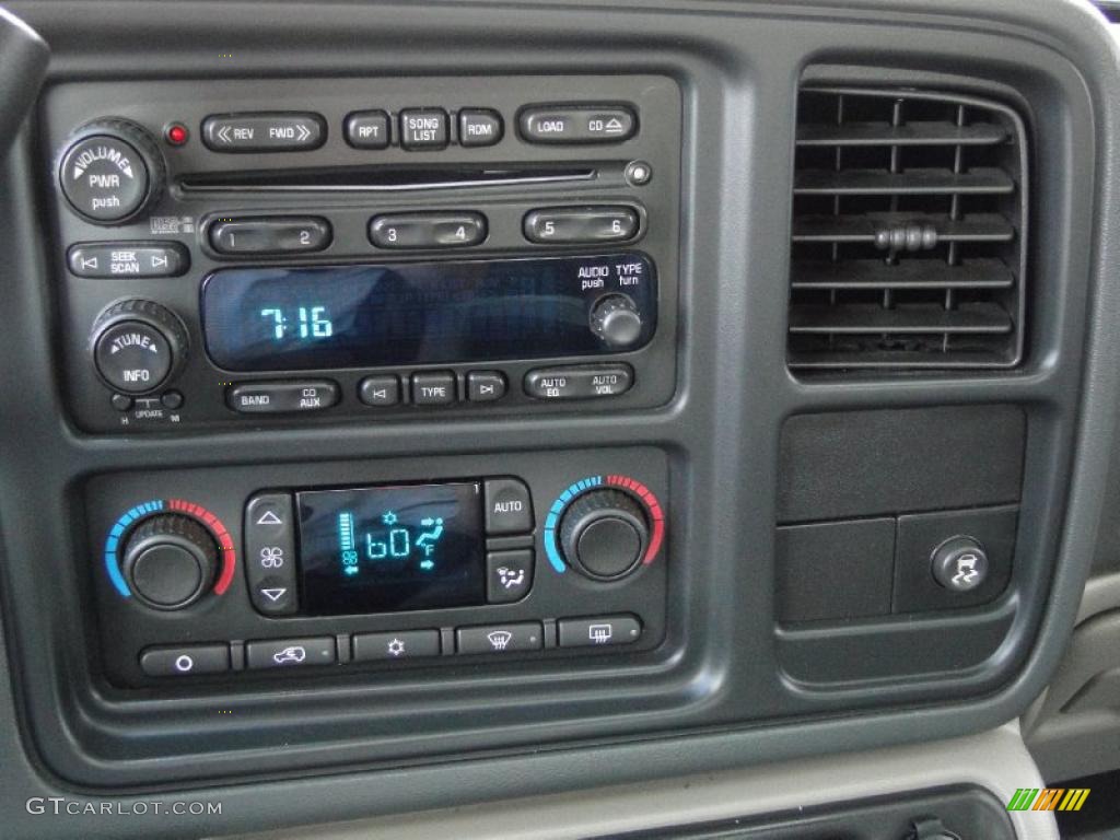 2006 Chevrolet Avalanche LT Controls Photo #47077601