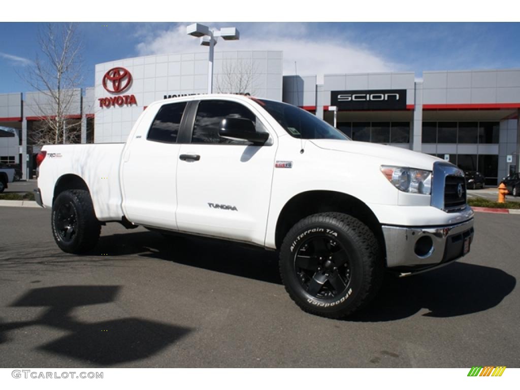 2007 Tundra SR5 TRD Double Cab 4x4 - Super White / Graphite Gray photo #1