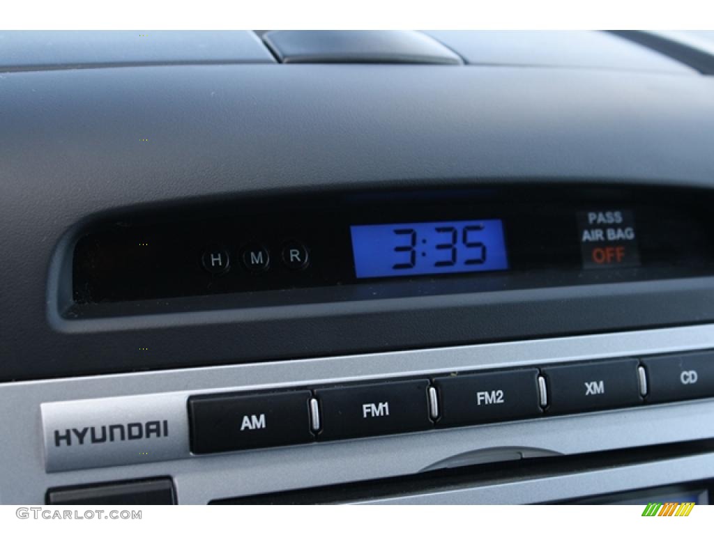 2008 Hyundai Santa Fe GLS 4WD Controls Photo #47078189