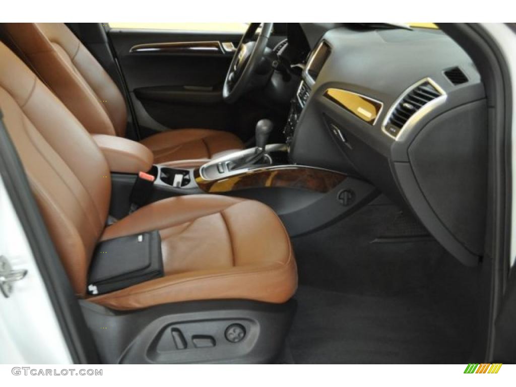 Cinnamon Brown Interior 2010 Audi Q5 3.2 quattro Photo #47079590