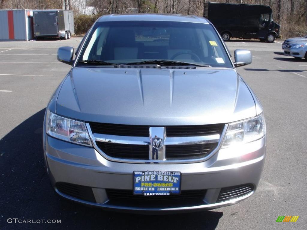 2009 Journey SXT - Bright Silver Metallic / Dark Slate Gray/Light Graystone photo #2