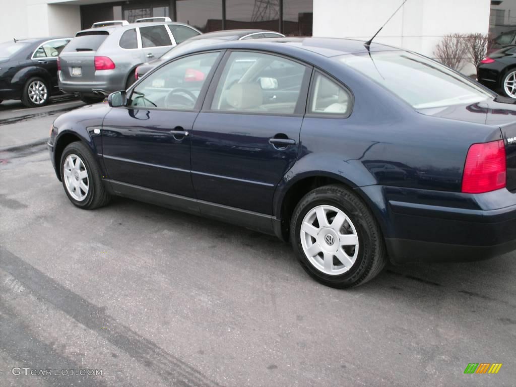 2000 Passat GLS 1.8T Sedan - Indigo Blue Pearl Metallic / Beige photo #4
