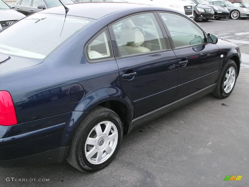 2000 Passat GLS 1.8T Sedan - Indigo Blue Pearl Metallic / Beige photo #6