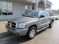 Mineral Gray Metallic - Dakota SLT Quad Cab 4x4 Photo No. 2