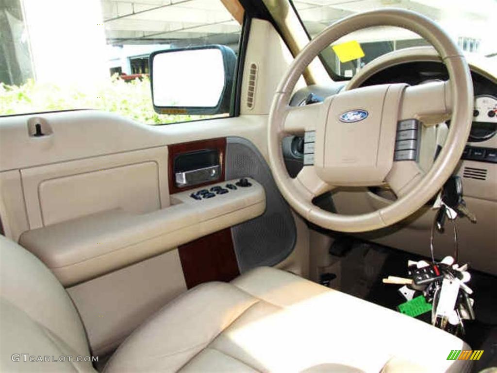 2007 Ford F150 Lariat SuperCrew 4x4 Tan Steering Wheel Photo #47086082