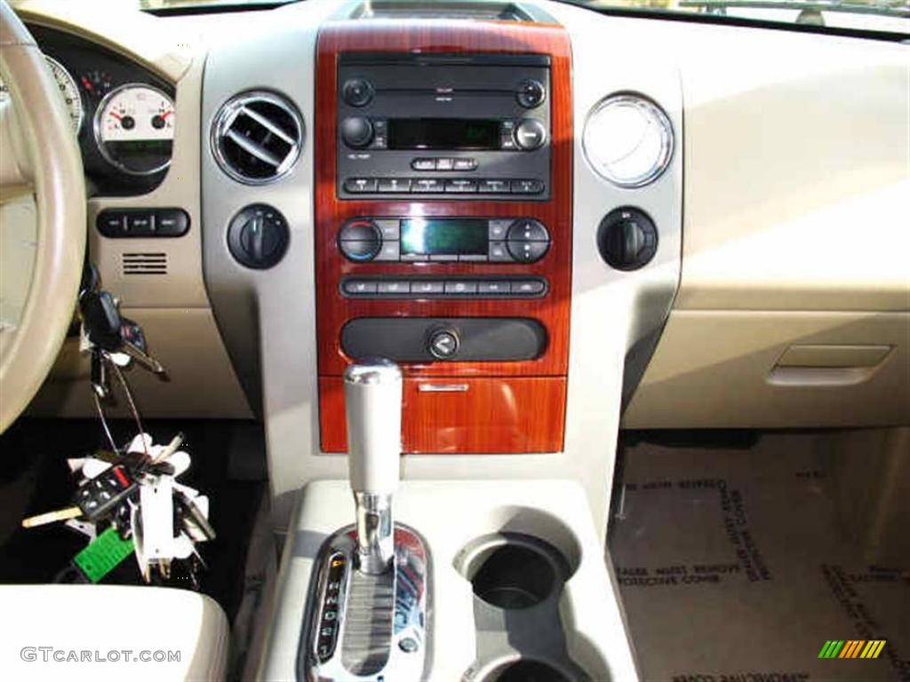2007 Ford F150 Lariat SuperCrew 4x4 Controls Photo #47086097