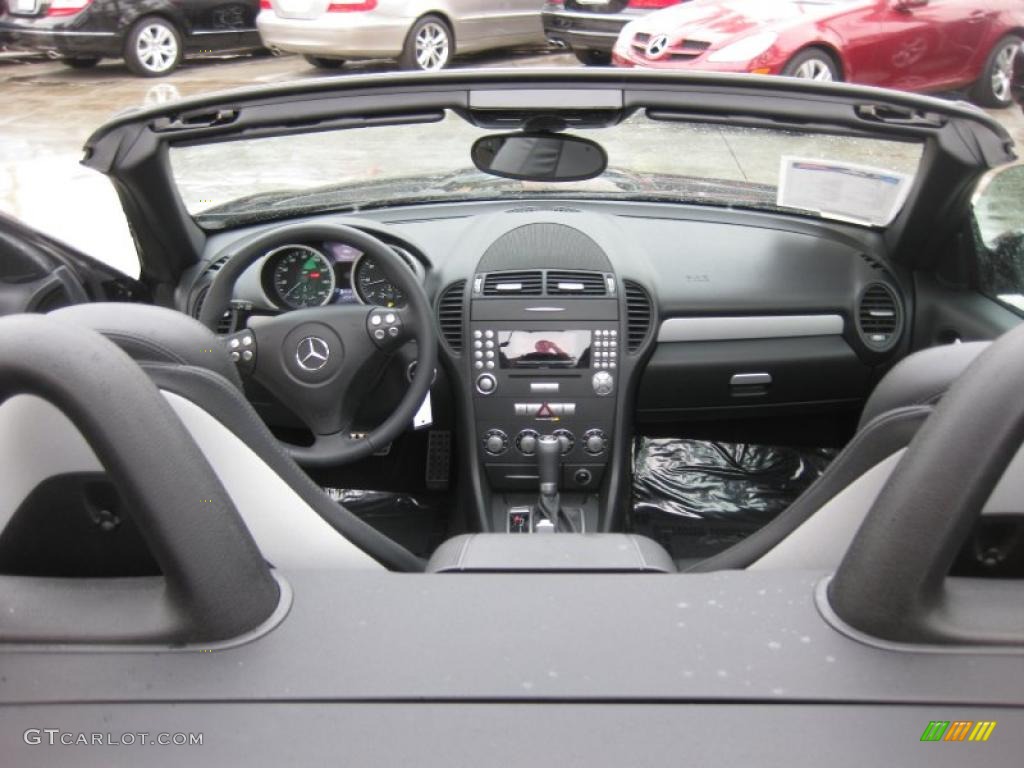 2008 Mercedes-Benz SLK 350 Roadster Dashboard Photos